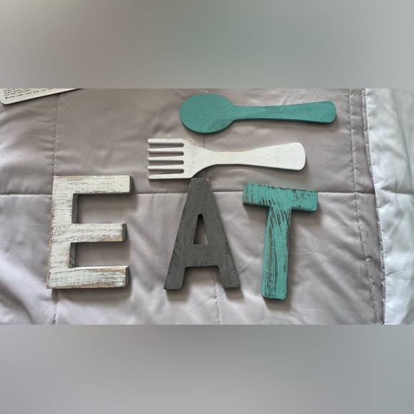 Rustic "EAT" Sign with Utensils - Picture 7 of 7